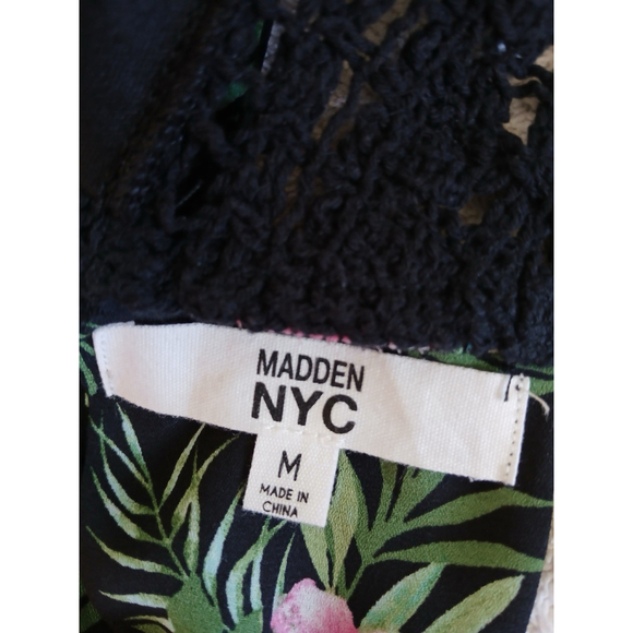 Madden NYC Crochet Black Size Medium Crop Top Tie Floral Boho Festival Chic - Picture 9 of 10